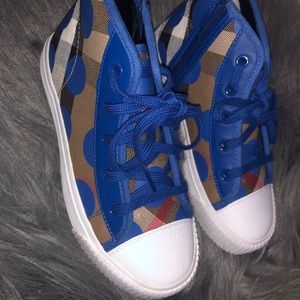 Boy’s Burberry Blue Polka Dot Sneakers